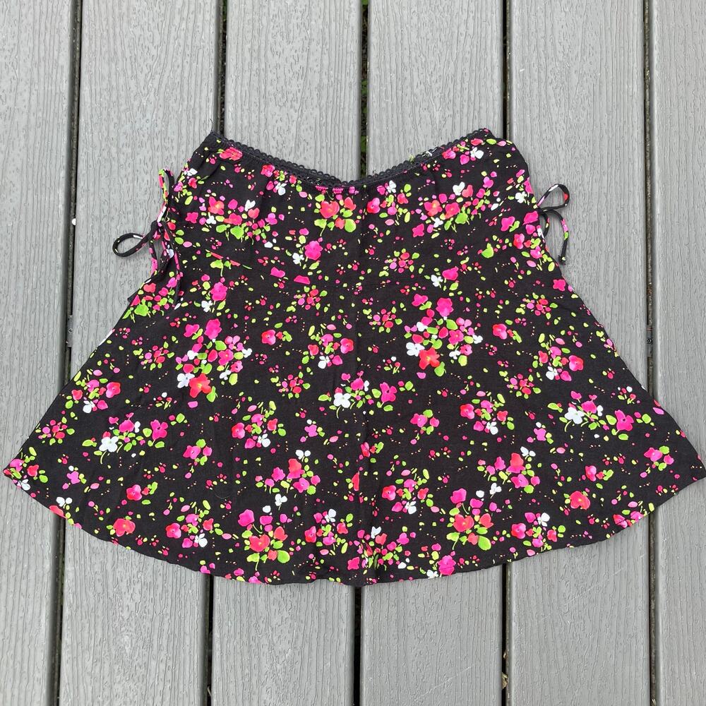 Black and pink floral mini skirt with side bow ties, fairycore Y2K 2000s